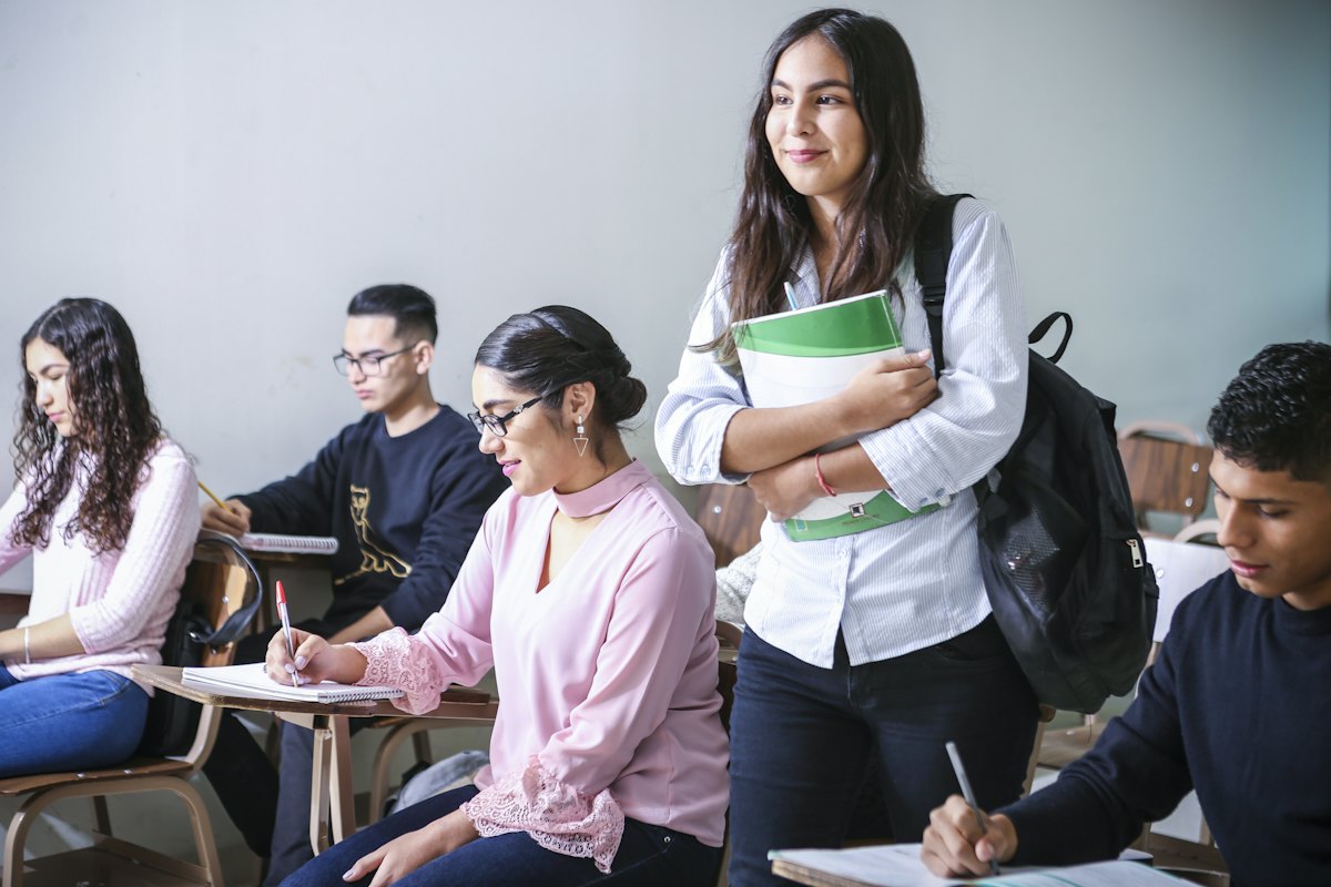 Siswa Cendekia Nusantara belajar di kelas